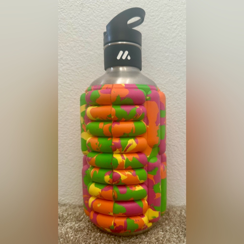 Mobot Water Bottle Foam Roller BPA FREE | 40 oz - Picture 2 of 5